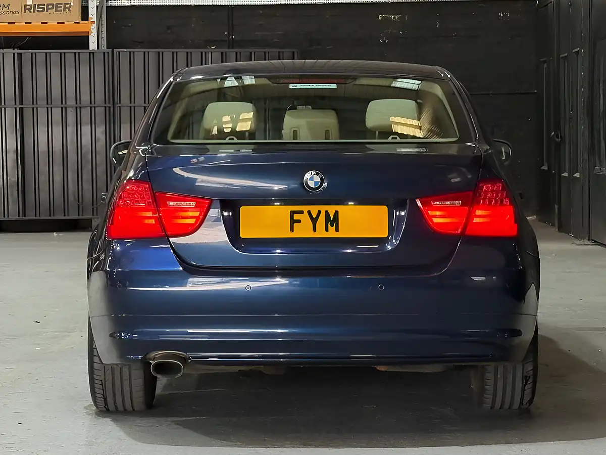 Used 2011 BMW 3 Series Se Blue - Interior and Exterior details 8