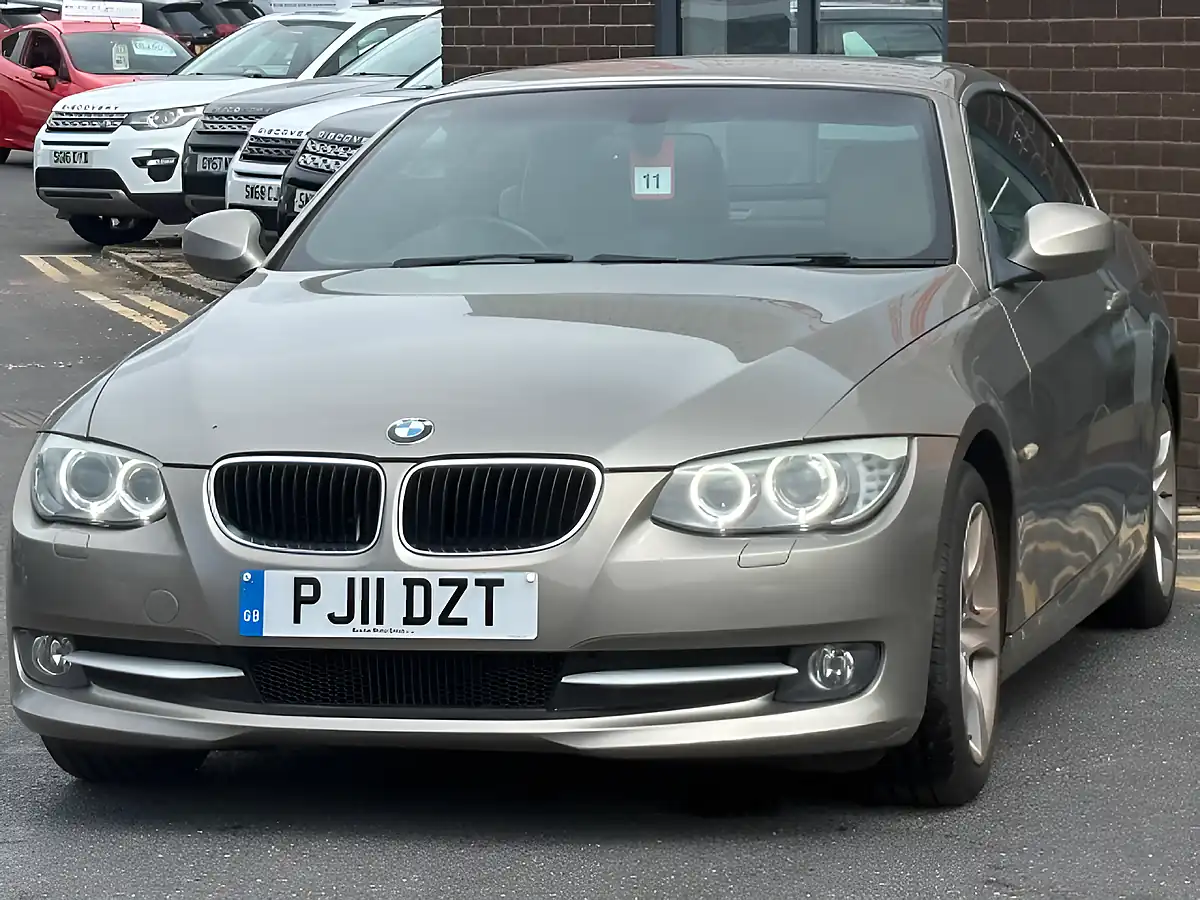 Used 2011 BMW 3 Series Se Bronze - Interior and Exterior details 20