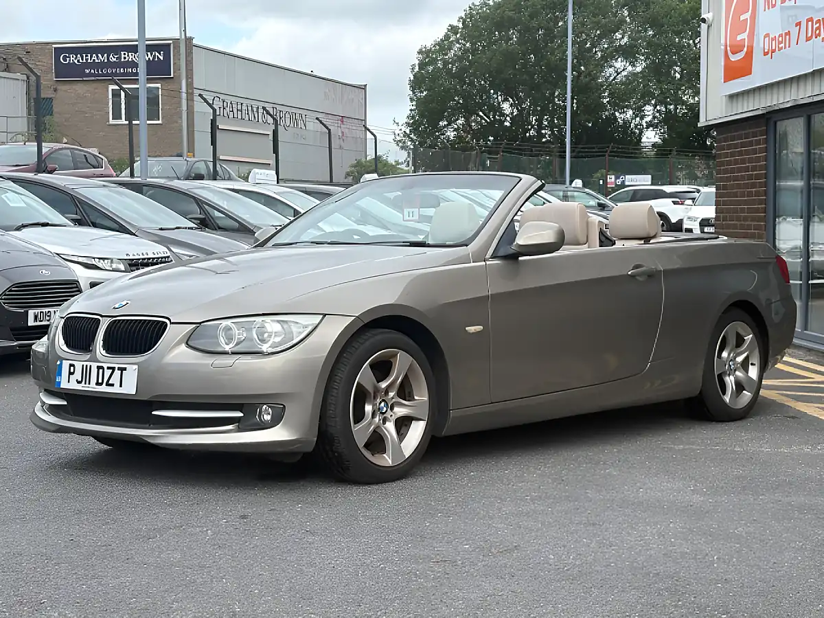 Used 2011 BMW 3 Series Se Bronze - Interior and Exterior details 3