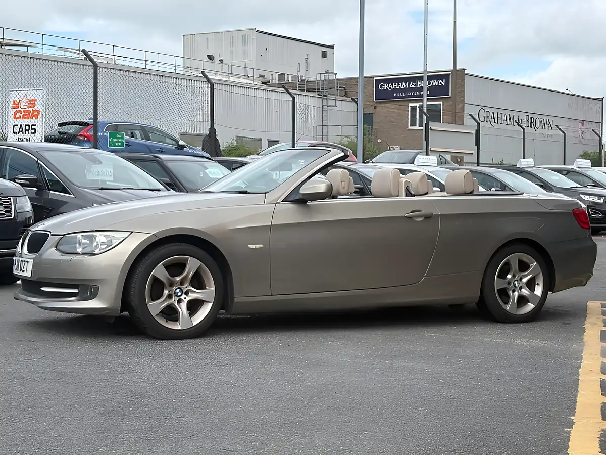 Used 2011 BMW 3 Series Se Bronze - Interior and Exterior details 4