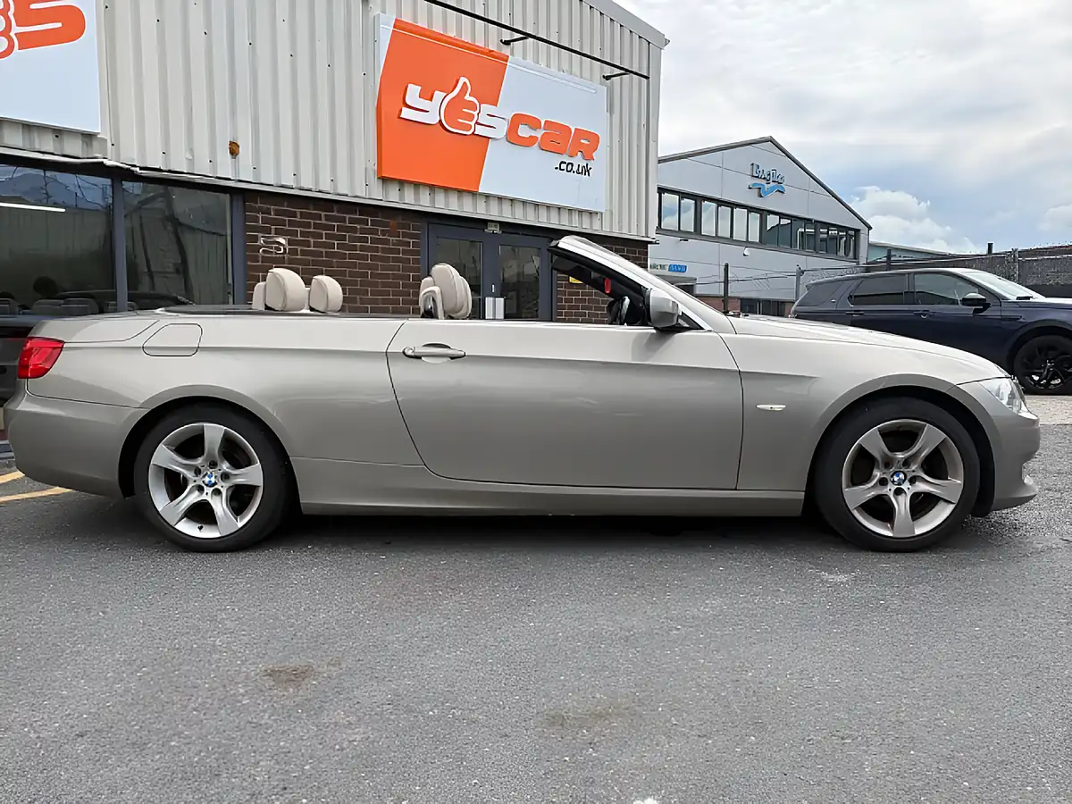 Used 2011 BMW 3 Series Se Bronze - Interior and Exterior details 9