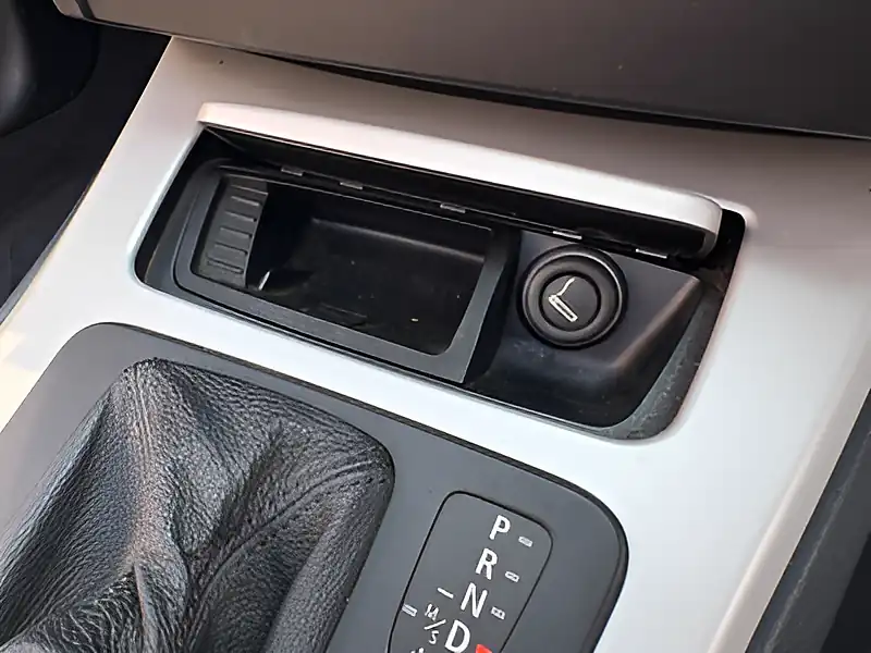 Used 2011 BMW 3 Series Se Bronze - Interior and Exterior details 14