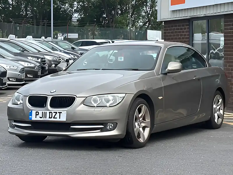 Used 2011 BMW 3 Series Se Bronze - Interior and Exterior details 18