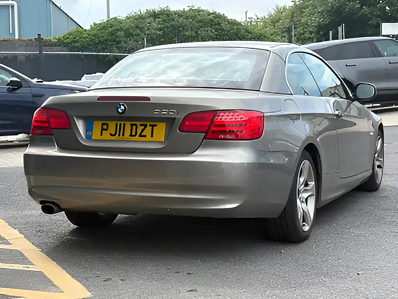 Used 2011 BMW 3 Series Se Bronze - Interior and Exterior details 19