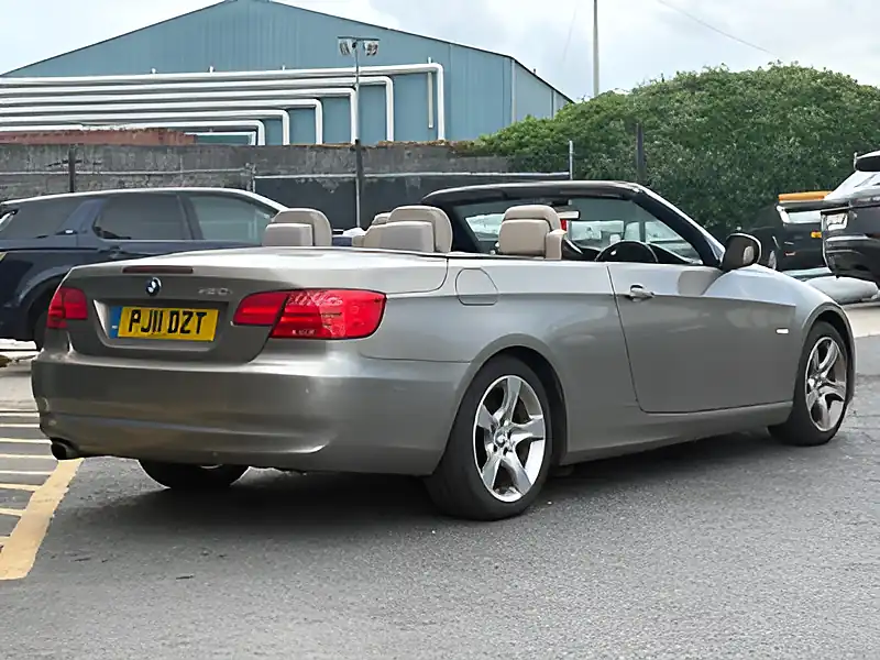 Used 2011 BMW 3 Series Se Bronze - Interior and Exterior details 6
