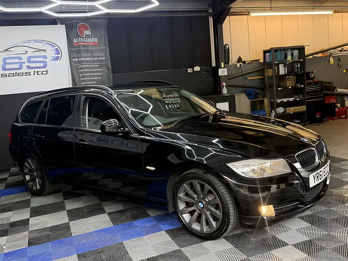 Used 2011 BMW 3 Series Se Touring Black - Interior and Exterior details 11