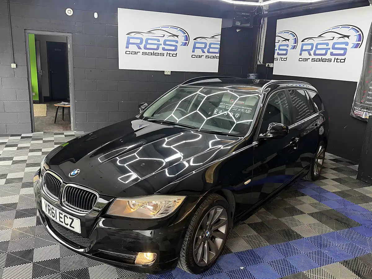 Used 2011 BMW 3 Series Se Touring Black - Interior and Exterior details 15