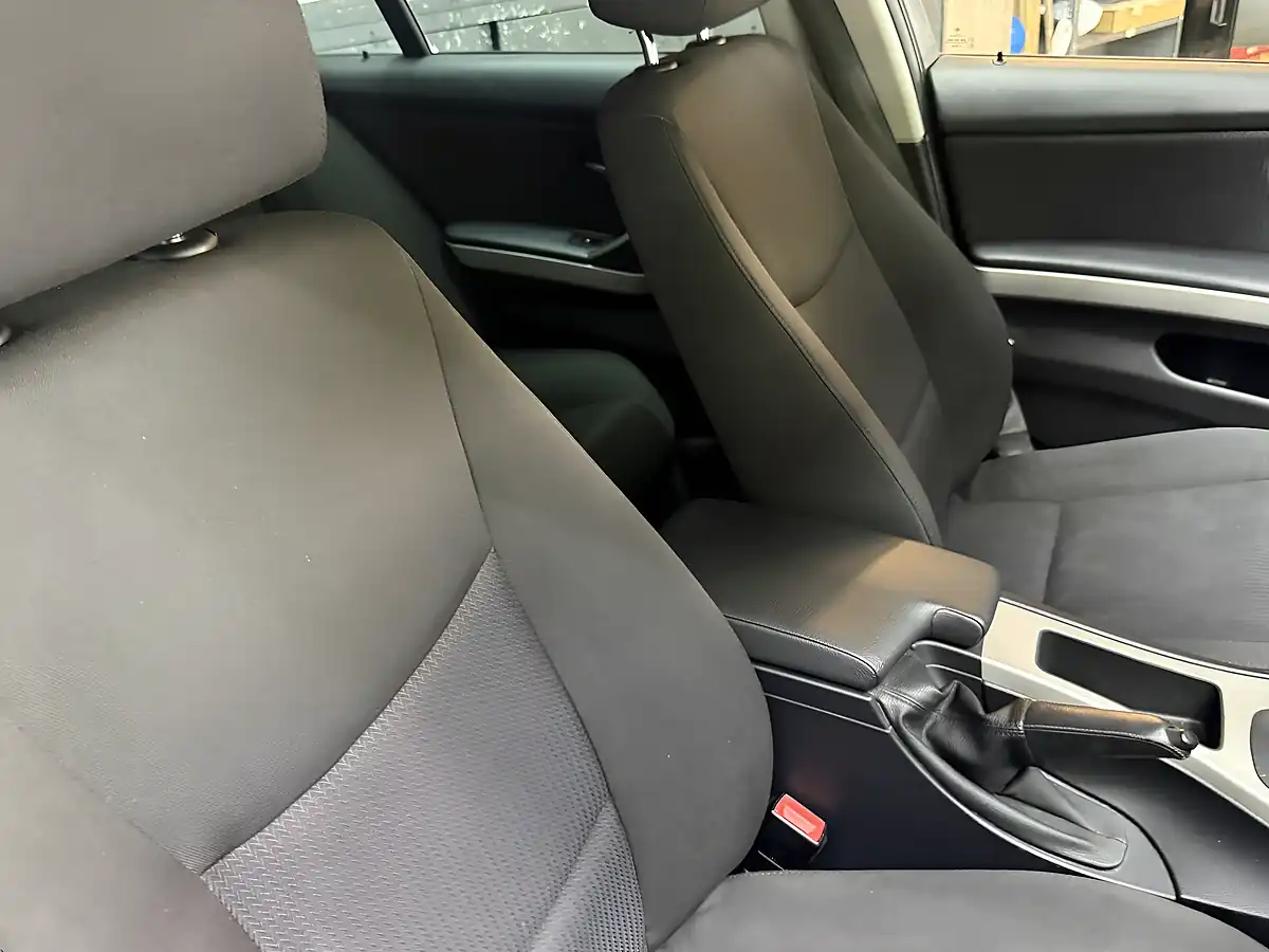 Used 2011 BMW 3 Series Se Touring Black - Interior and Exterior details 18