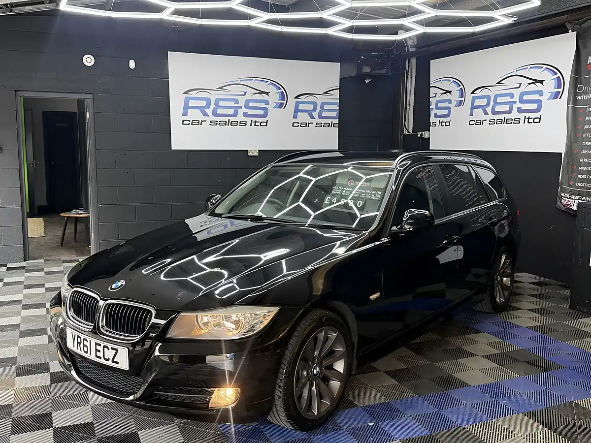 Used 2011 BMW 3 Series Se Touring Black - Interior and Exterior details 7