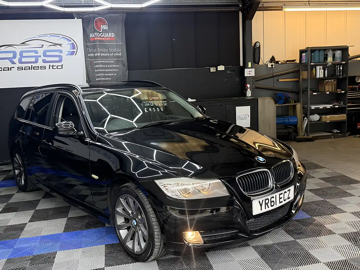 Used 2011 BMW 3 Series Se Touring Black - Interior and Exterior details 9
