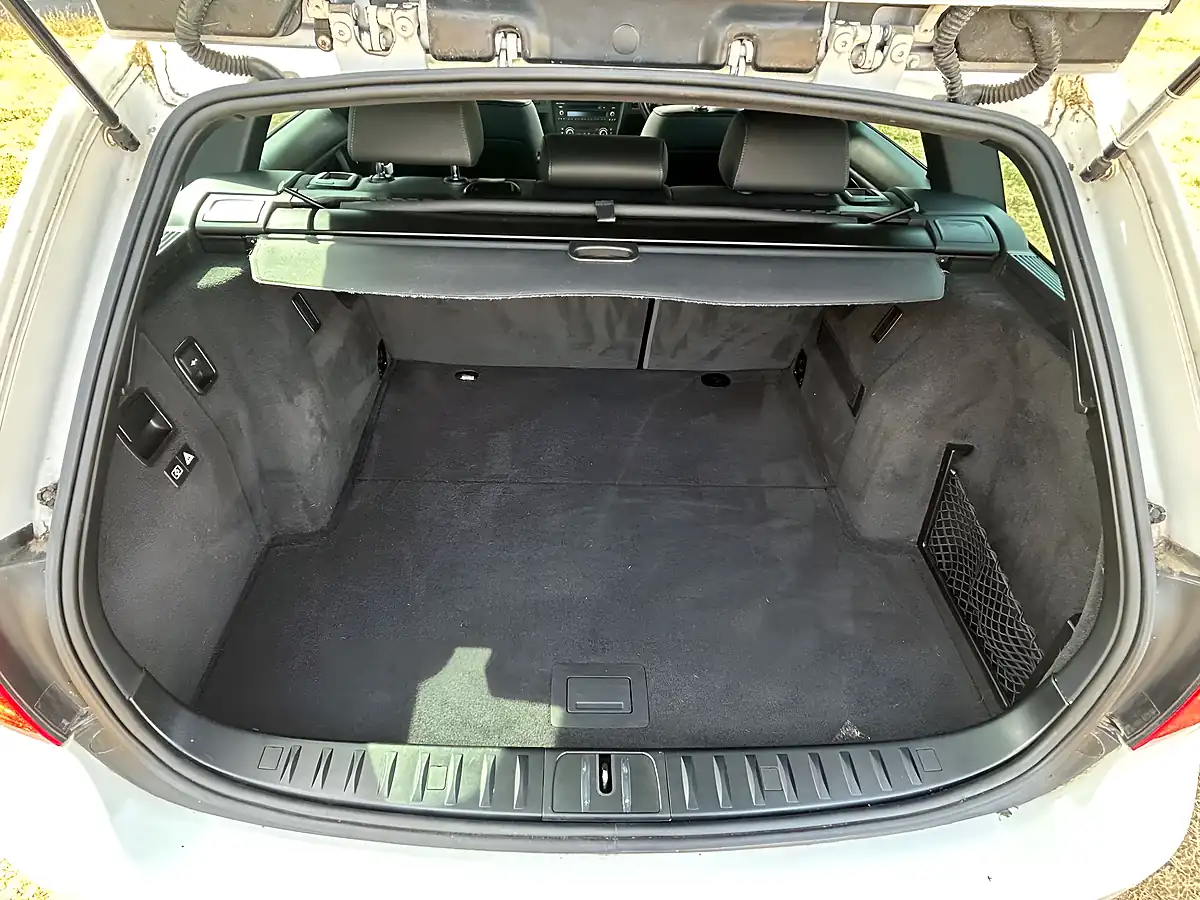 Used 2011 BMW 3 Series Sport+ Edition Alpine White - Interior and Exterior details 12