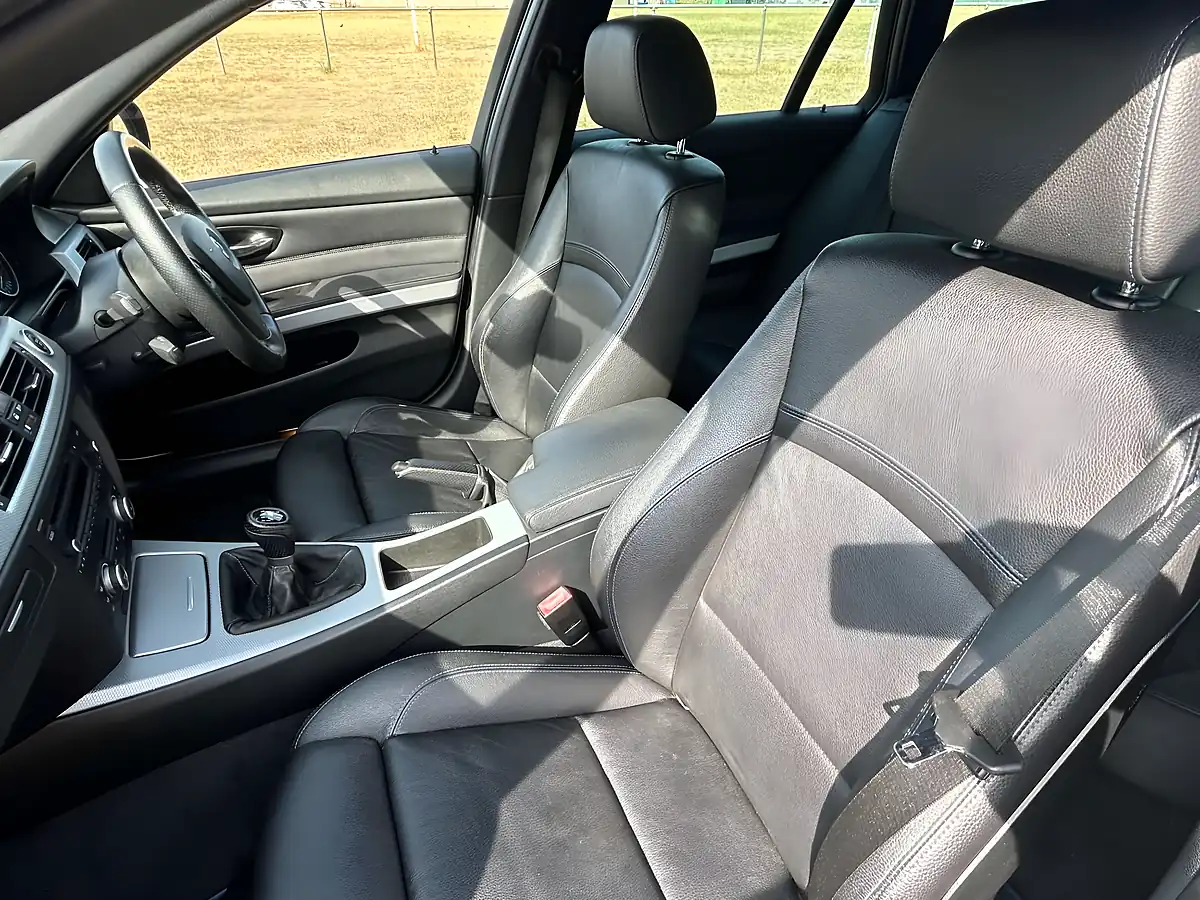 Used 2011 BMW 3 Series Sport+ Edition Alpine White - Interior and Exterior details 19