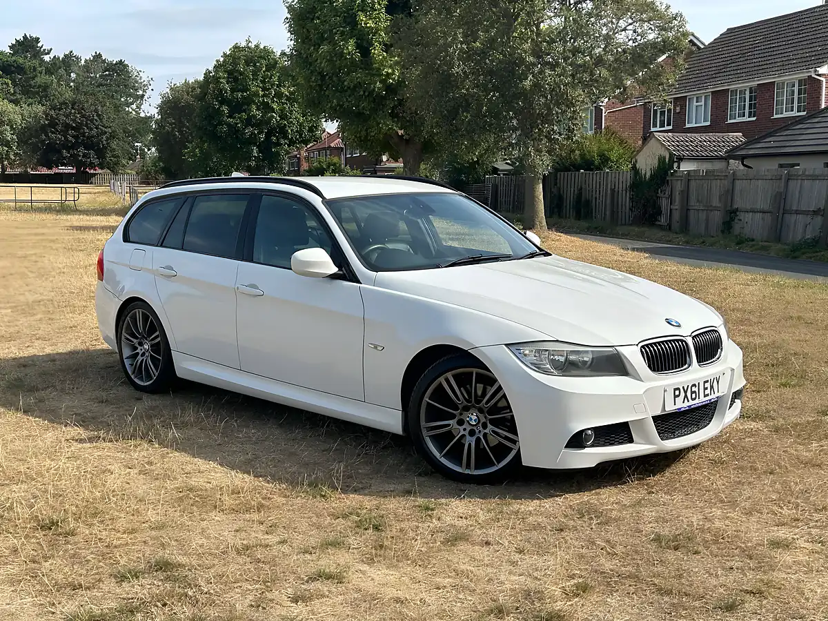 Used 2011 BMW 3 Series Sport+ Edition Alpine White - Interior and Exterior details 3