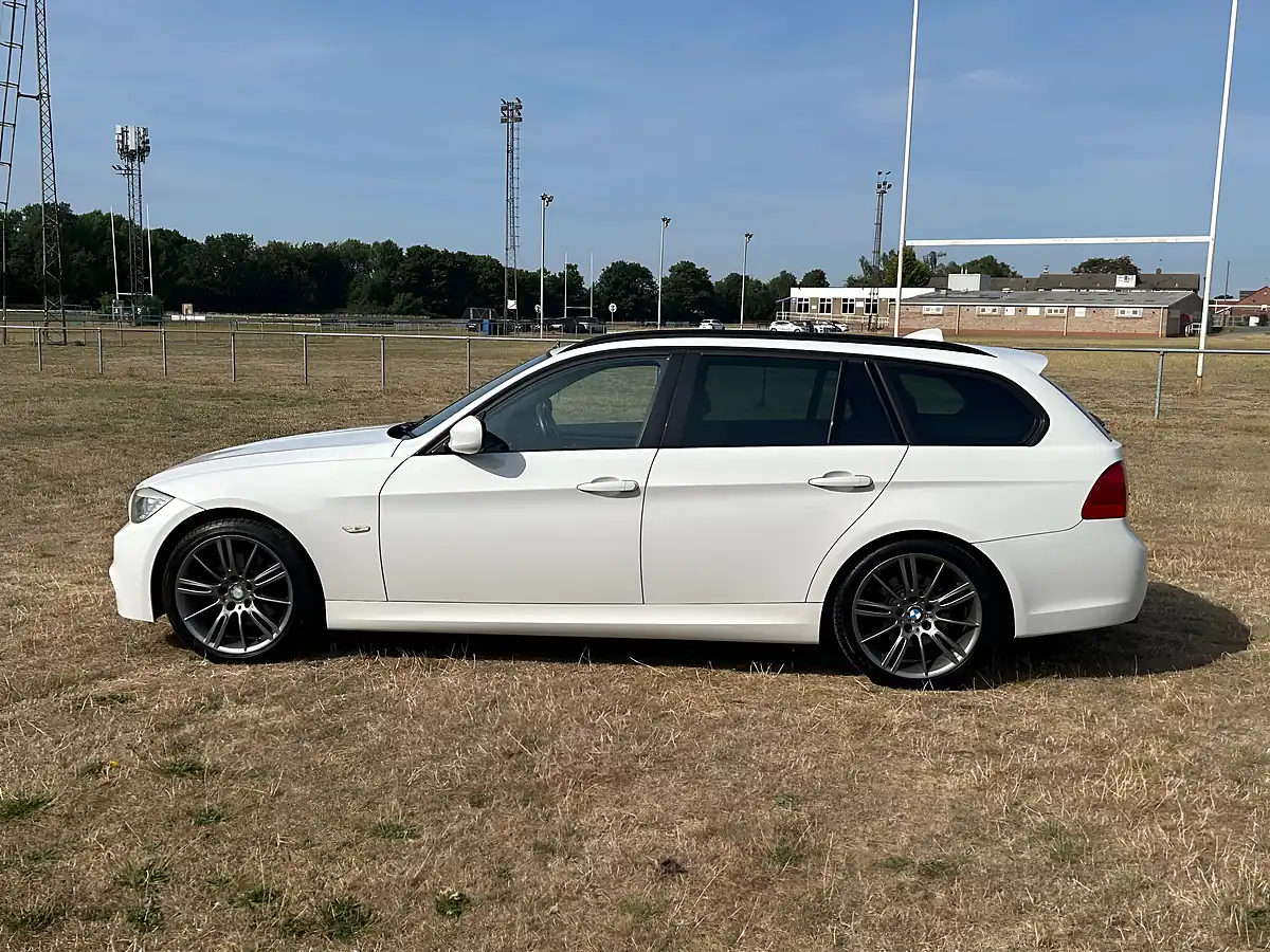 Used 2011 BMW 3 Series Sport+ Edition Alpine White - Interior and Exterior details 8