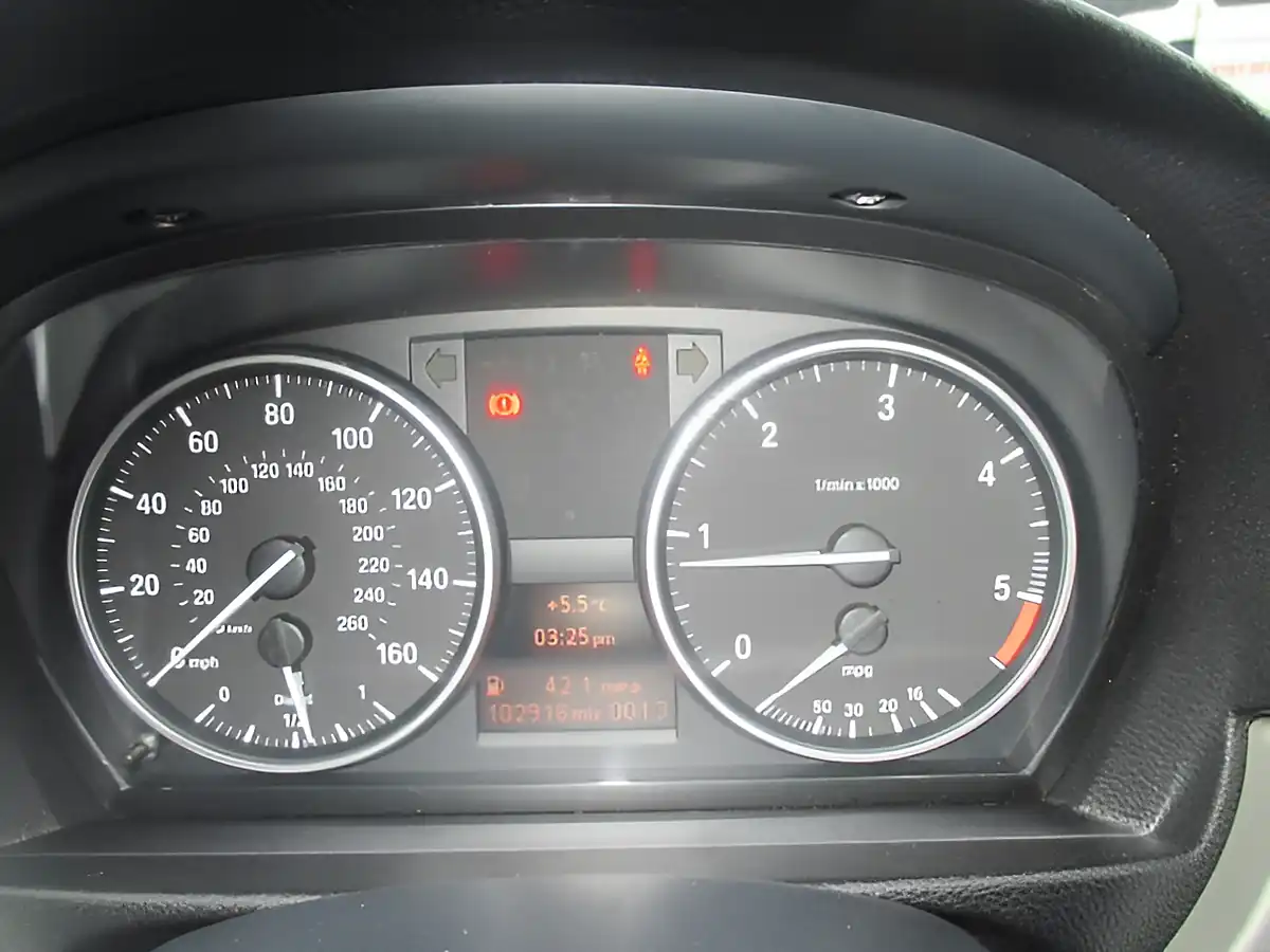 Used 2011 BMW 320d Efficientdynamics S Black - Interior and Exterior details 11