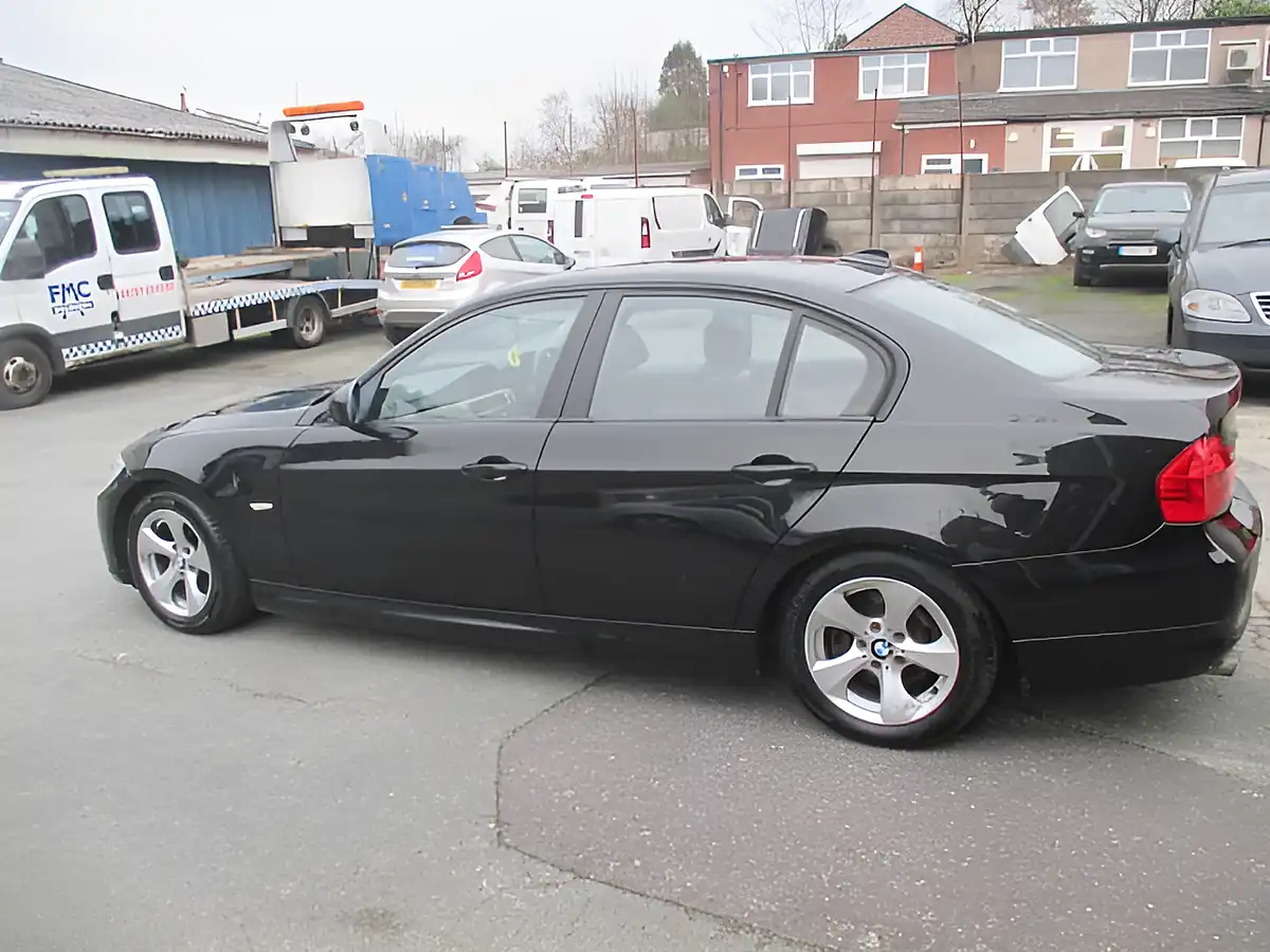 Used 2011 BMW 320d Efficientdynamics S Black - Interior and Exterior details 3
