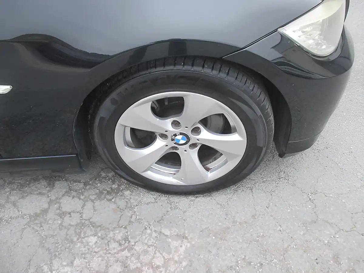 Used 2011 BMW 320d Efficientdynamics S Black - Interior and Exterior details 7