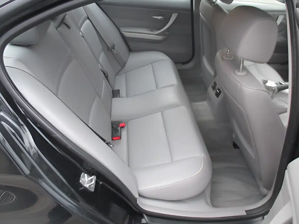 Used 2011 BMW 320d Efficientdynamics S Black - Interior and Exterior details 9