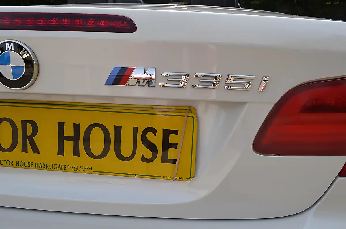Used 2011 BMW 335i M Sport Mineral White Metallic - Interior and Exterior details 15