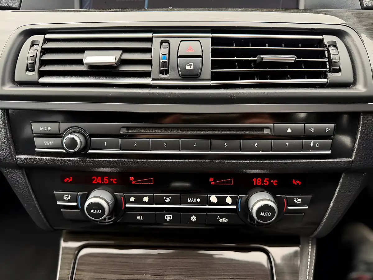 Used 2011 BMW 5 Series M Sport White - Interior and Exterior details 10