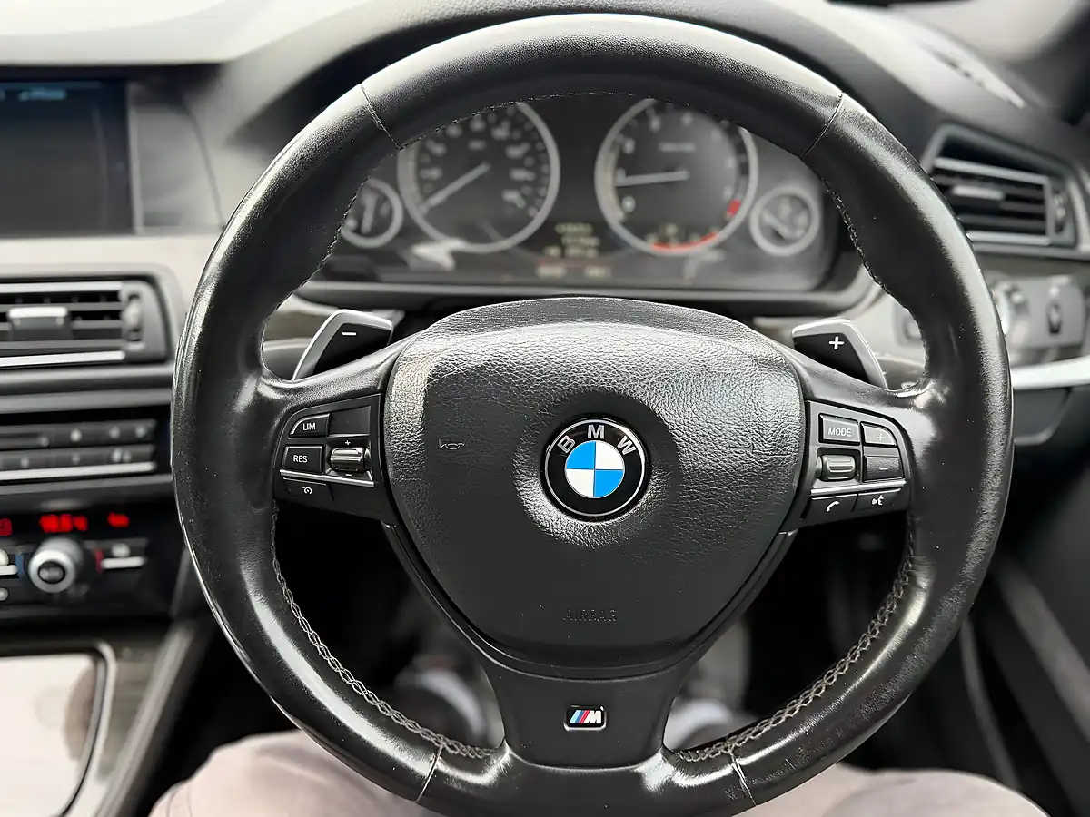 Used 2011 BMW 5 Series M Sport White - Interior and Exterior details 18