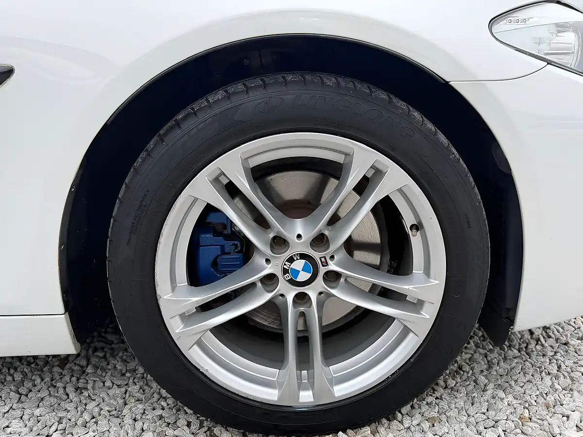 Used 2011 BMW 5 Series M Sport White - Interior and Exterior details 19