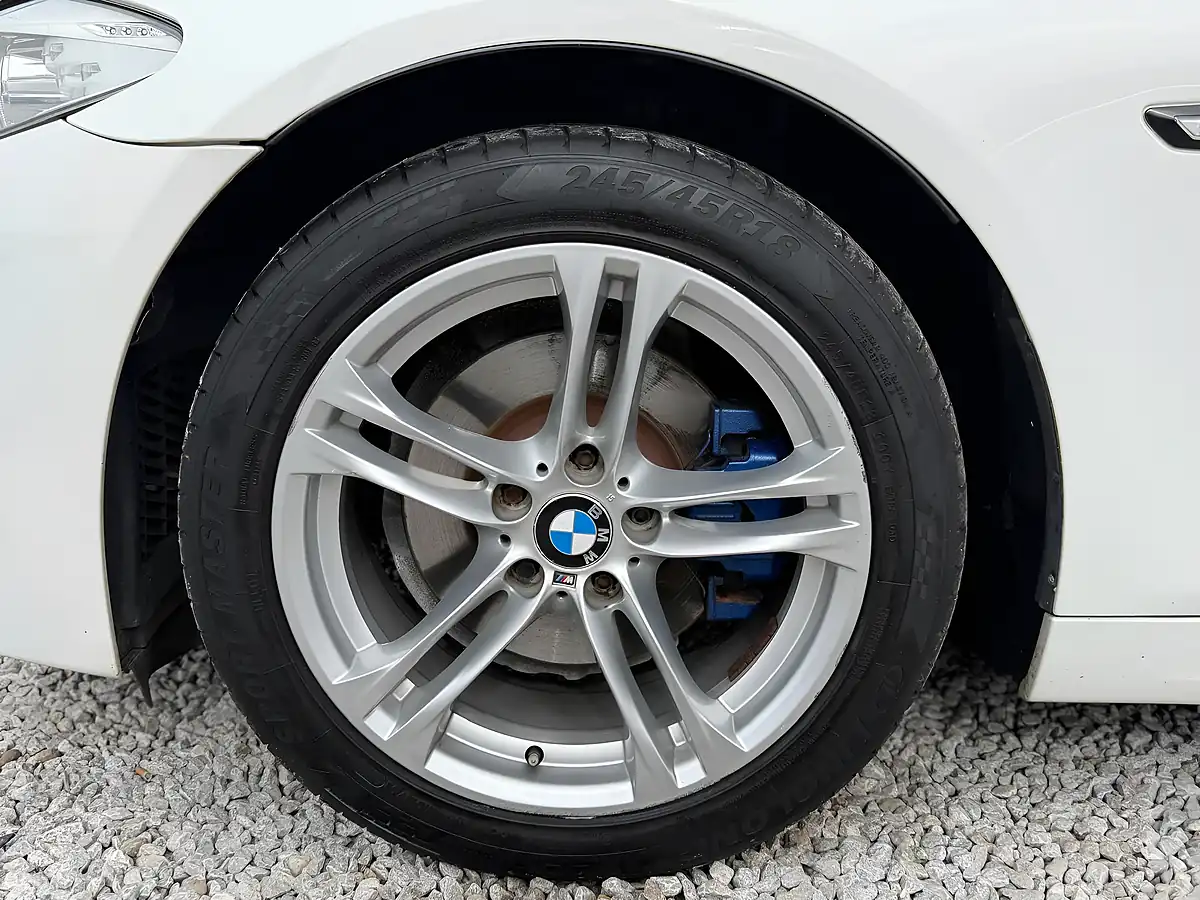 Used 2011 BMW 5 Series M Sport White - Interior and Exterior details 20