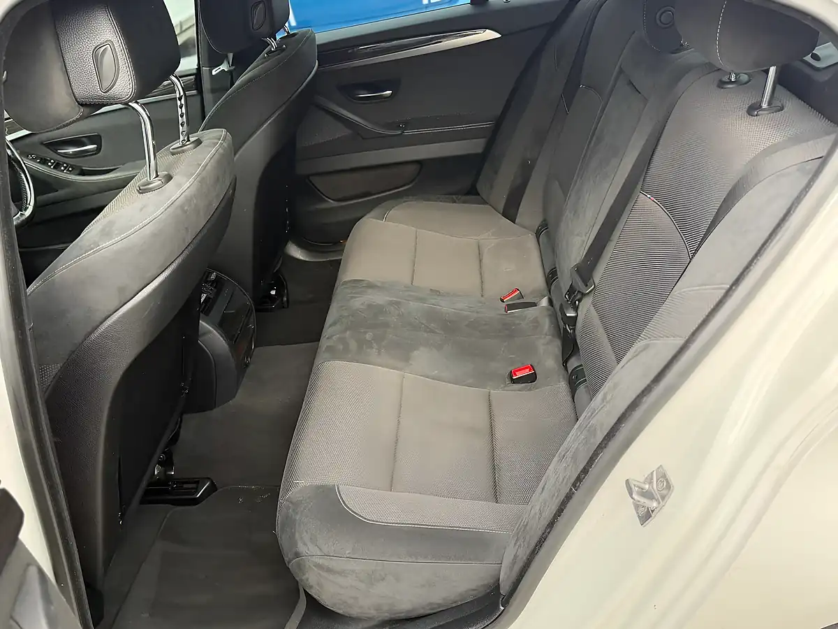 Used 2011 BMW 5 Series M Sport White - Interior and Exterior details 9