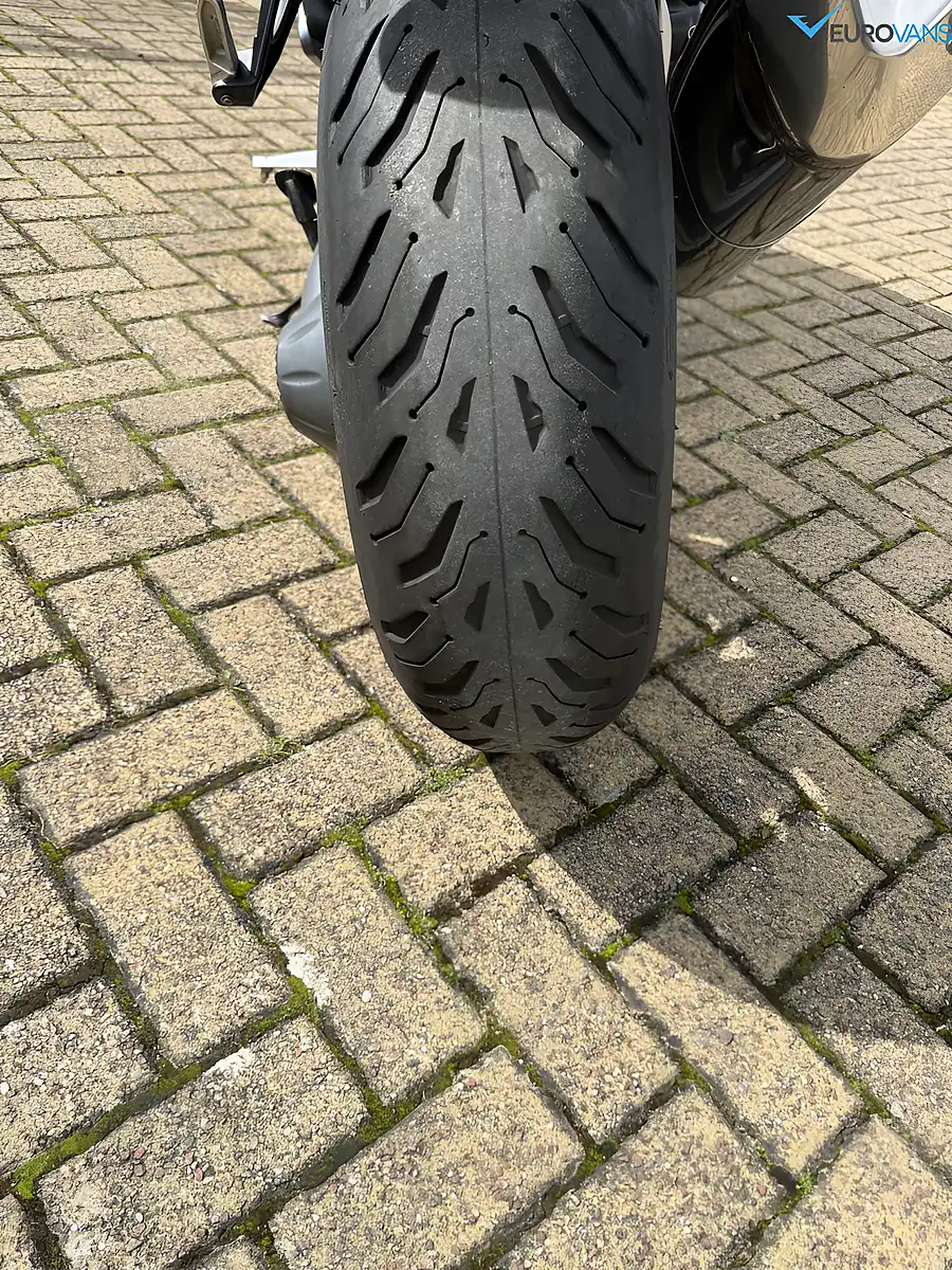 Used 2011 BMW K 1300 S Super Sports Grey - Interior and Exterior details 6