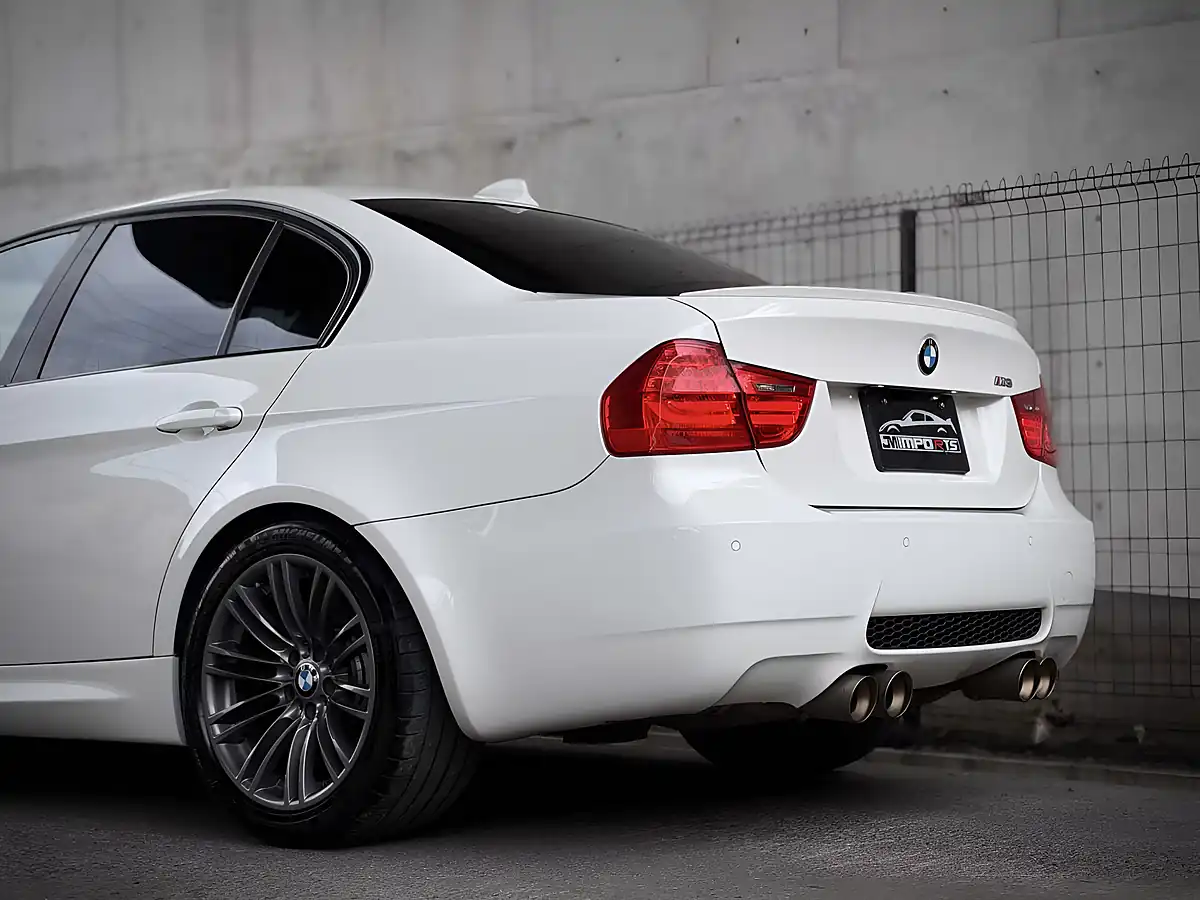 Used 2011 BMW M3 E90 Alpine White - Interior and Exterior details 12
