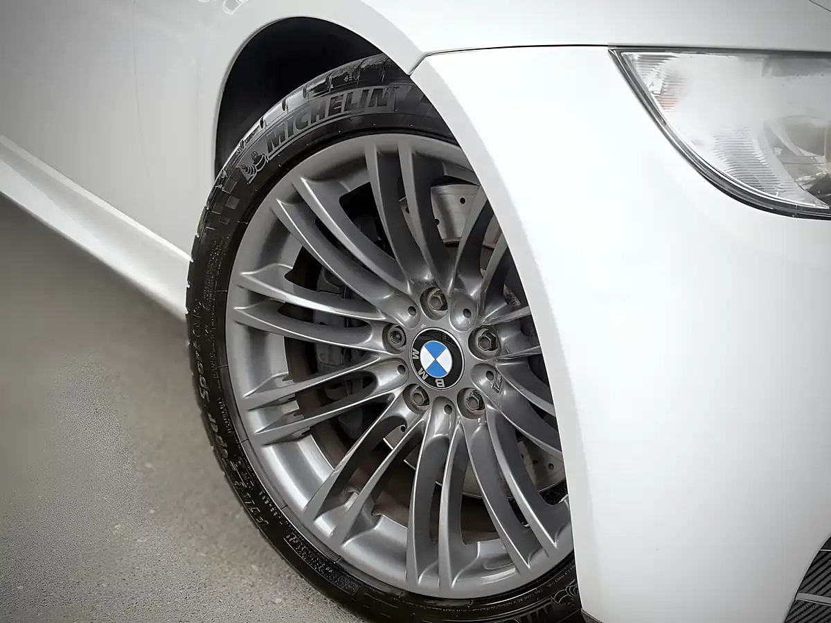 Used 2011 BMW M3 E90 Alpine White - Interior and Exterior details 3