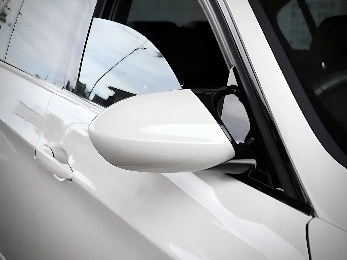 Used 2011 BMW M3 E90 Alpine White - Interior and Exterior details 6