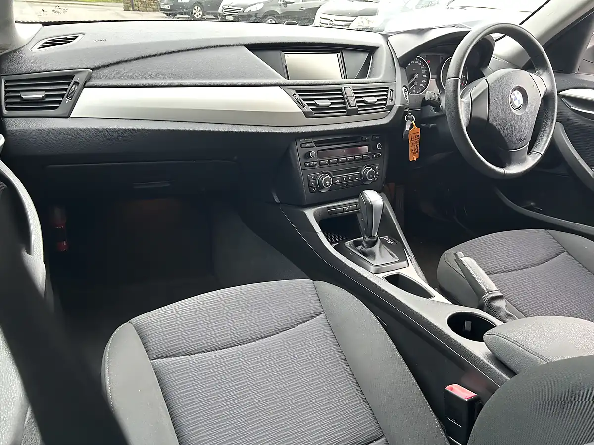 Used 2011 BMW X1 S Drive White - Interior and Exterior details 11