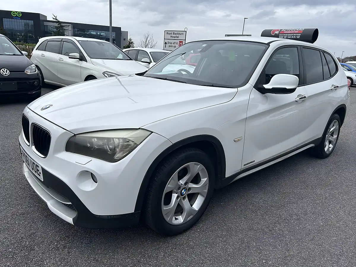 Used 2011 BMW X1 S Drive White - Interior and Exterior details 17