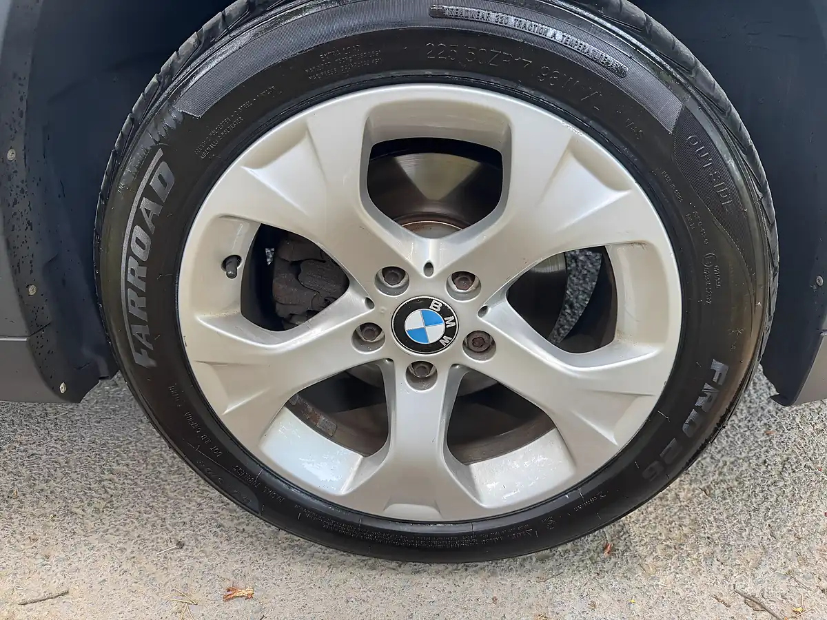 Used 2011 BMW X1 Se Silver - Interior and Exterior details 14