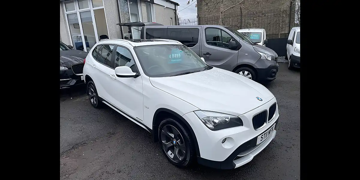 Used 2011 BMW X1 Se White - Front View