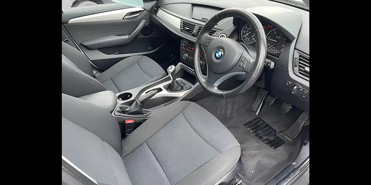 Used 2011 BMW X1 Se White - Interior and Exterior details 13