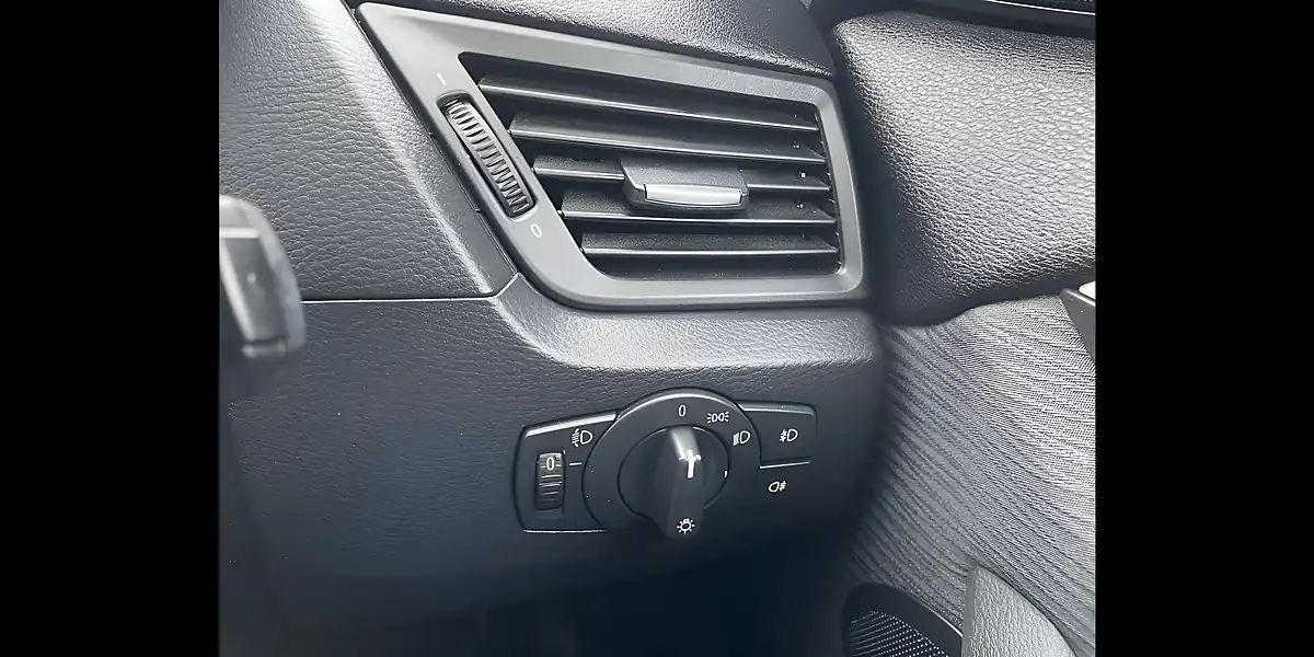 Used 2011 BMW X1 Se White - Interior and Exterior details 18