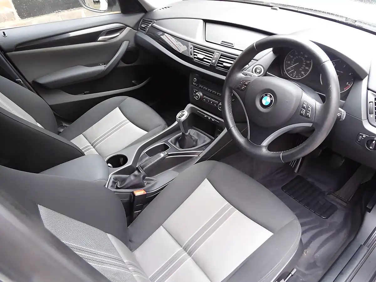 Used 2011 BMW X1 Se White - Interior and Exterior details 12