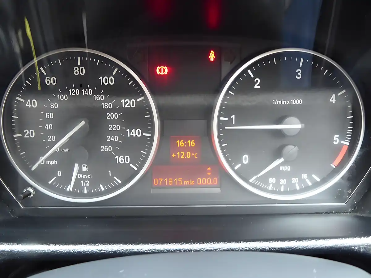 Used 2011 BMW X1 Se White - Interior and Exterior details 13