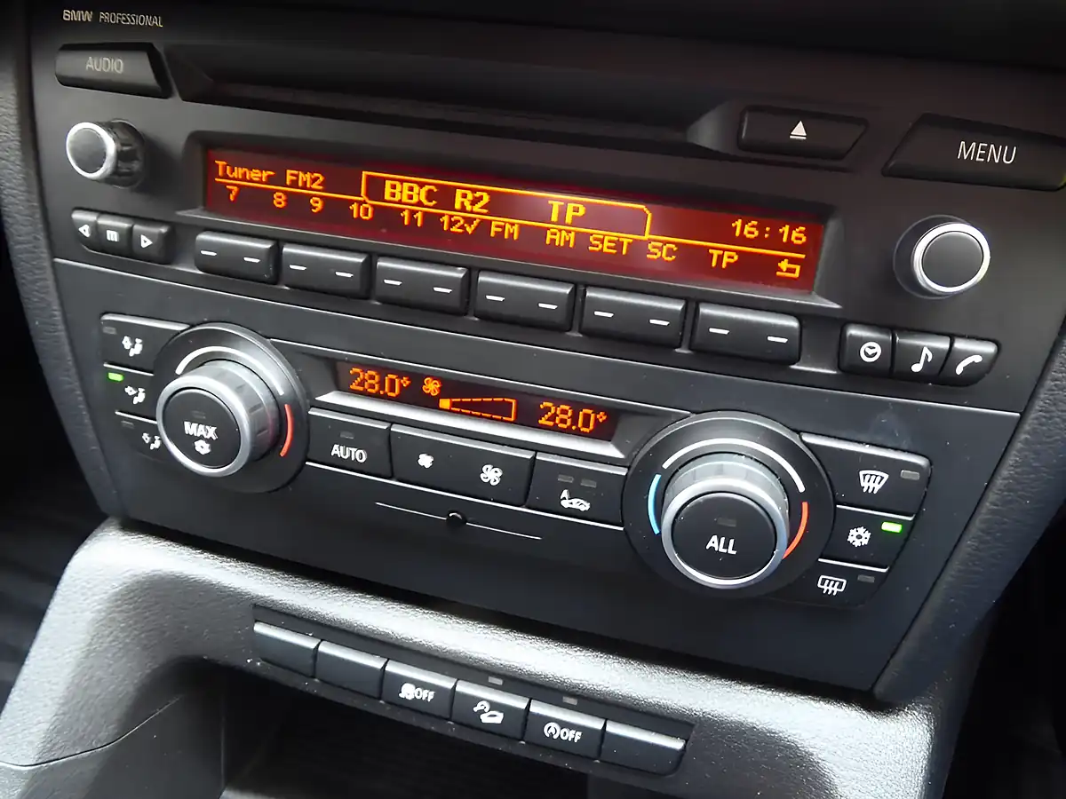 Used 2011 BMW X1 Se White - Interior and Exterior details 14