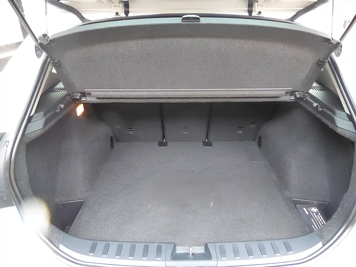 Used 2011 BMW X1 Se White - Interior and Exterior details 19