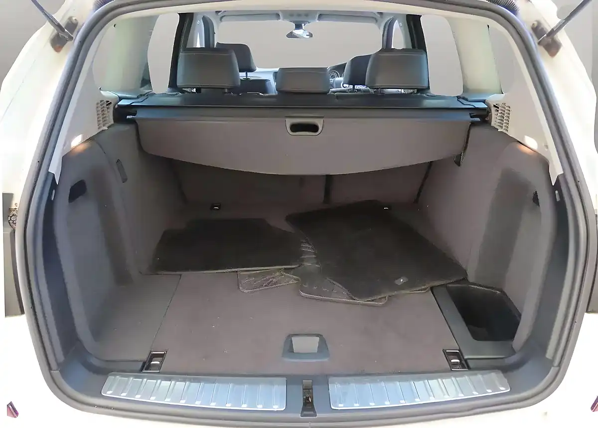 Used 2011 BMW X3 Se Xdrive White - Interior and Exterior details 8
