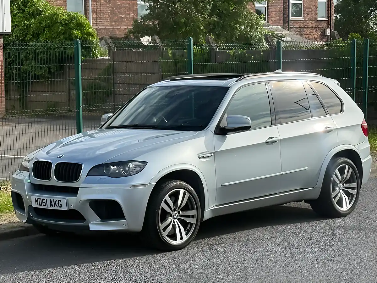 Used 2011 BMW X5 M Blue - Interior and Exterior details 3
