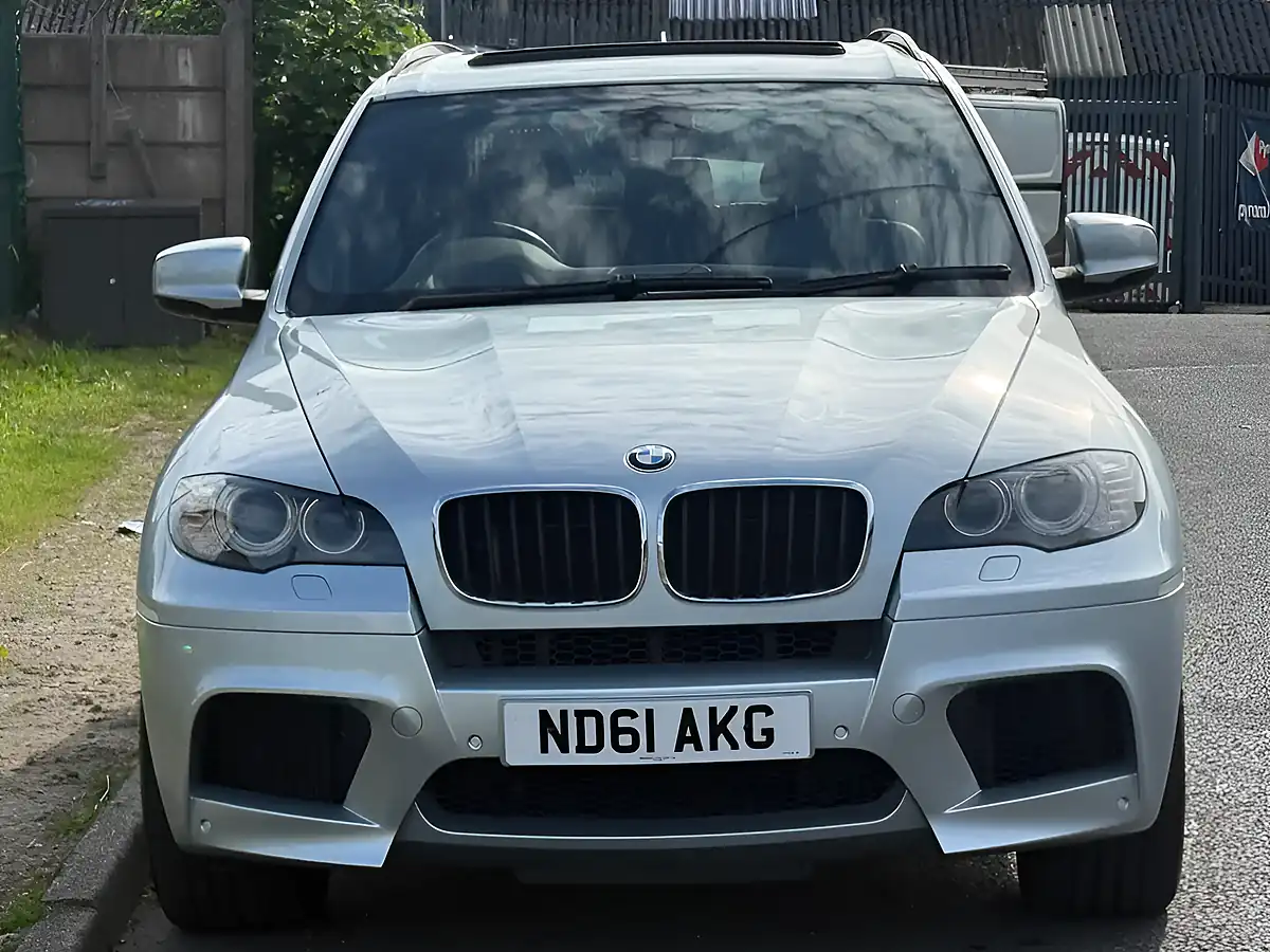 Used 2011 BMW X5 M Blue - Interior and Exterior details 4