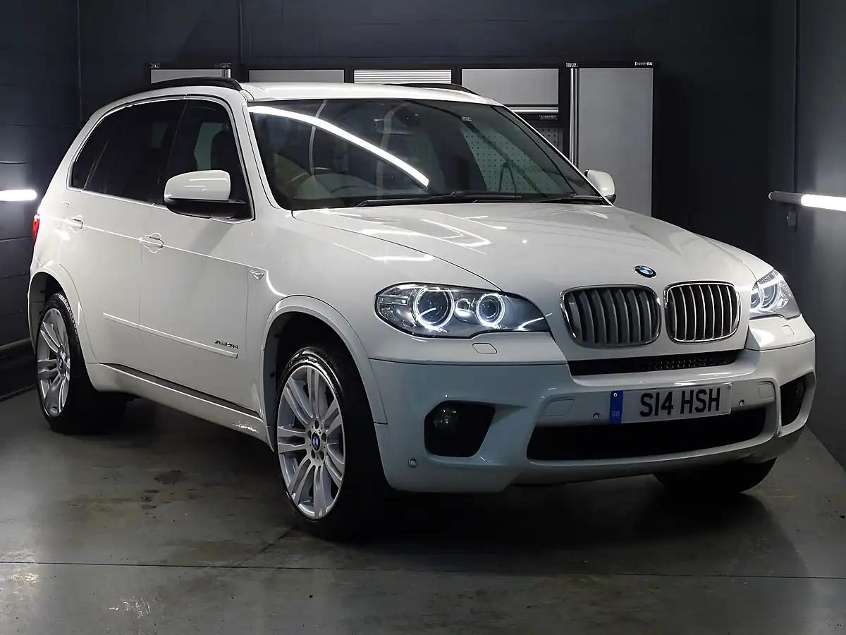 Used 2011 BMW X5 M Sport Alpine White - Front View