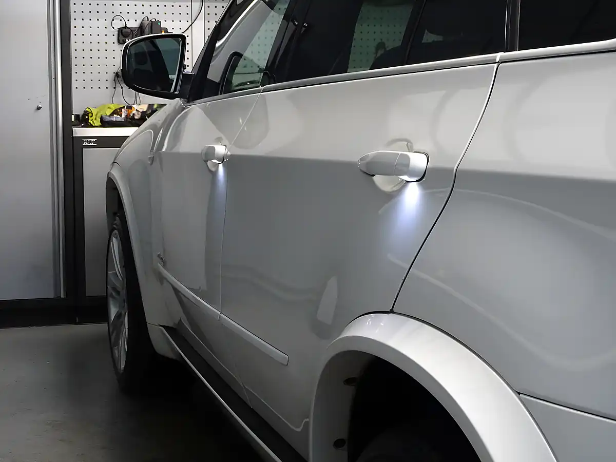 Used 2011 BMW X5 M Sport Alpine White - Interior and Exterior details 11