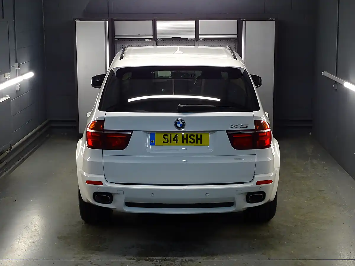 Used 2011 BMW X5 M Sport Alpine White - Interior and Exterior details 18