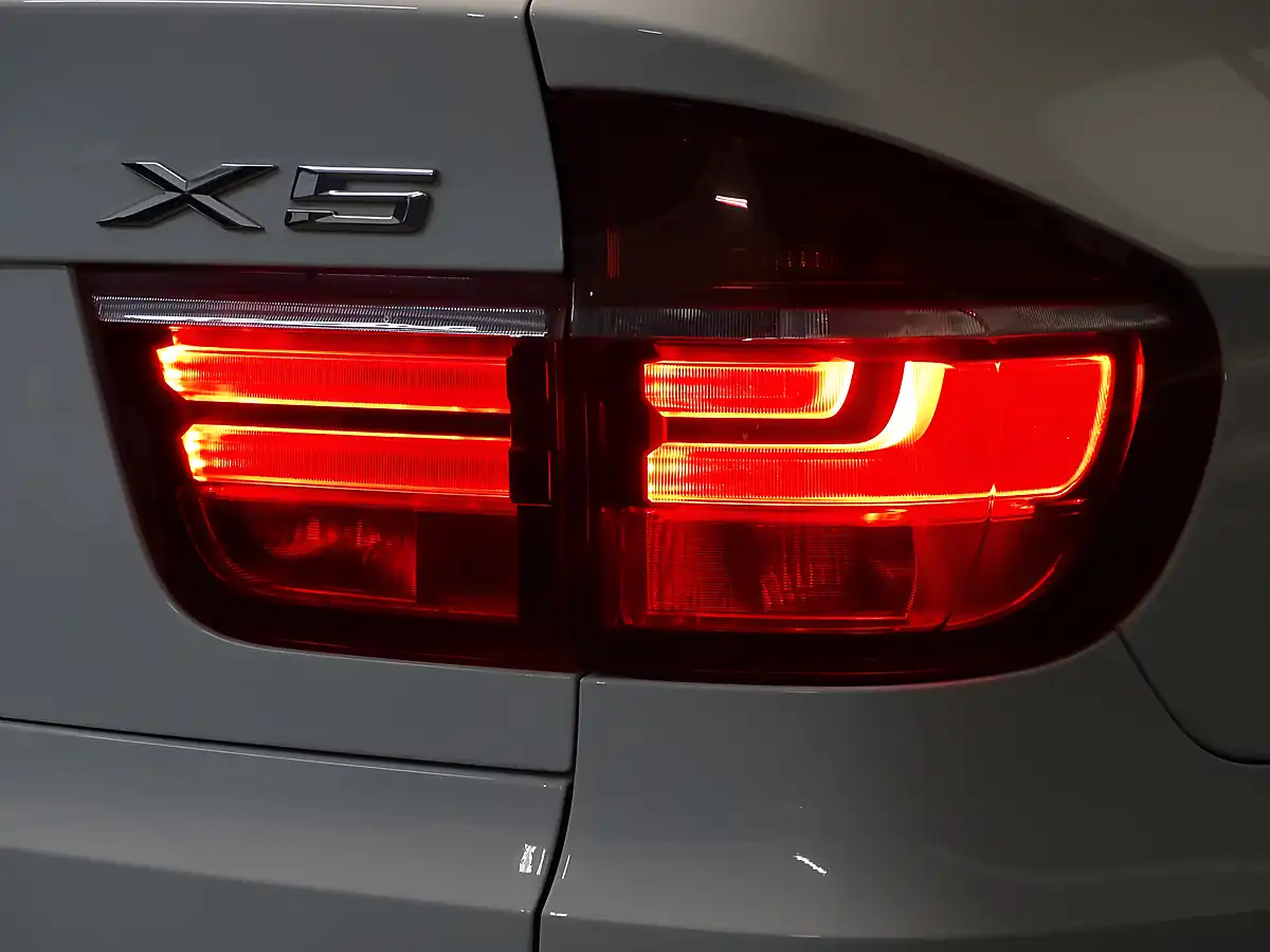 Used 2011 BMW X5 M Sport Alpine White - Interior and Exterior details 20