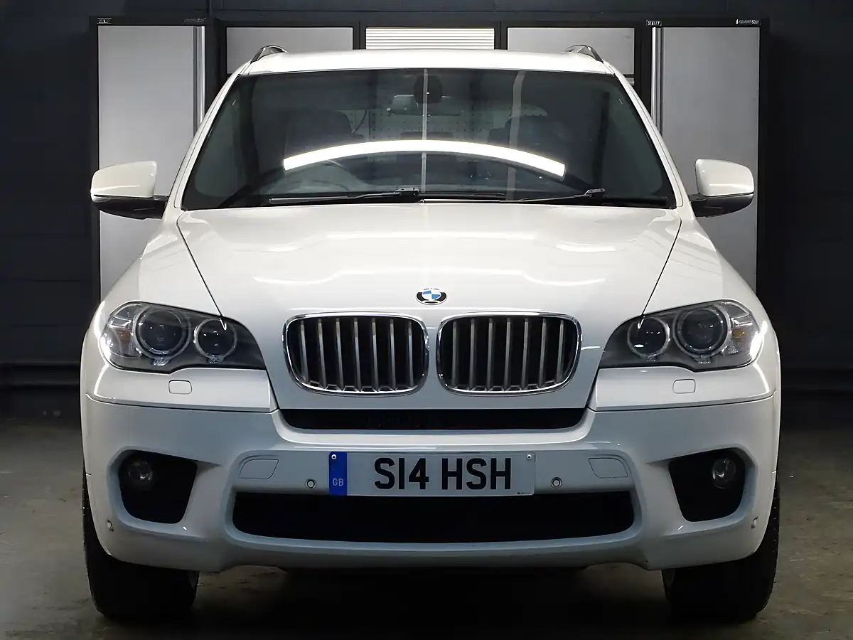 Used 2011 BMW X5 M Sport Alpine White - Interior and Exterior details 6